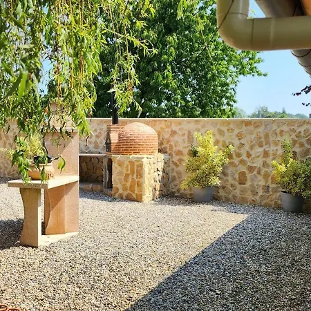 Chez Carline بيت للعطل *